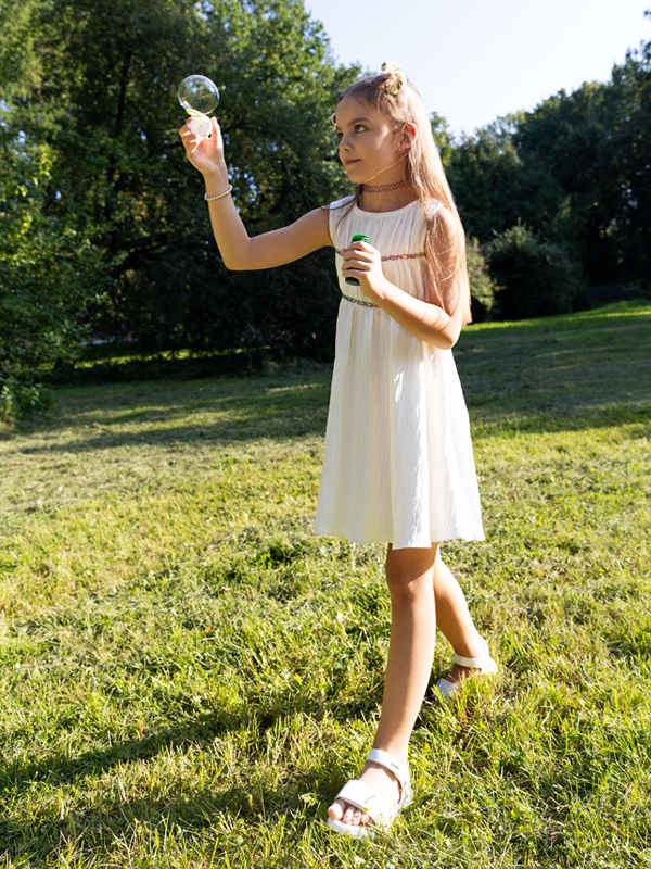 Büzgülü Beyaz Kolsuz Kız Çocuk Elbise - 5