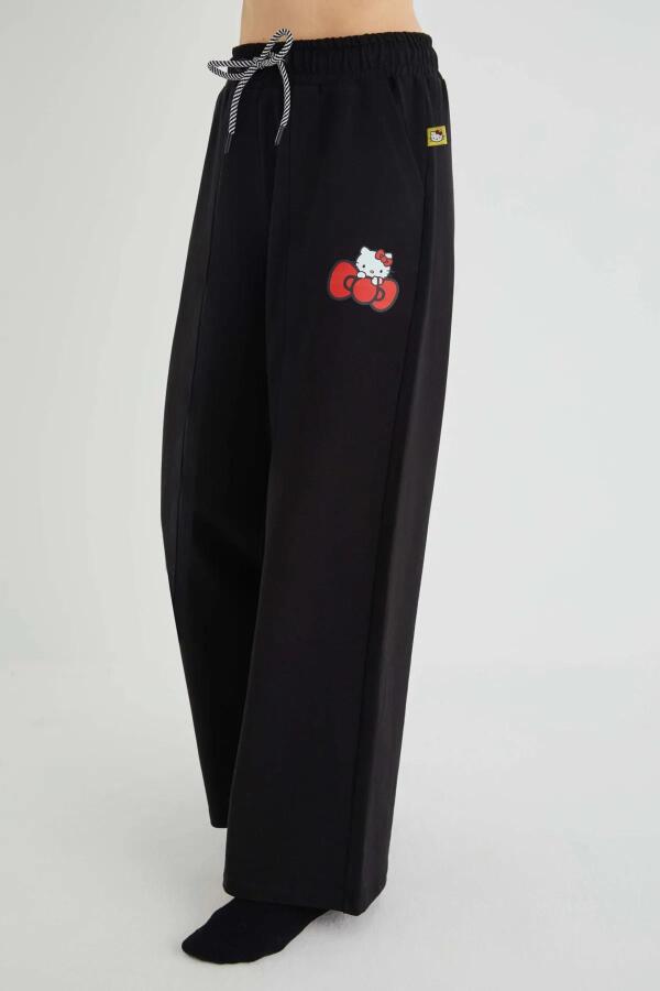 Lisanslı Baskılı Kadın Likralı Bol Eşofman Altı - 1