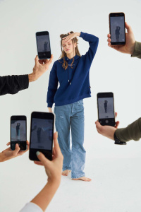 Lisanslı Kapüşonlu Kalın Sweatshirt - 2