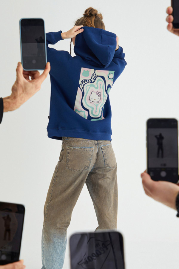 Lisanslı Kapüşonlu Kalın Sweatshirt - 1