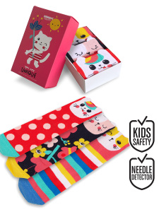 Renkli Kediler Kız Çocuk 3'lü Kutulu Çorap - Denokids